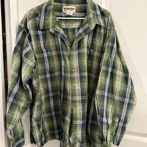 Wrangler Green and Blue Plaid Casual Button-Down Shirt